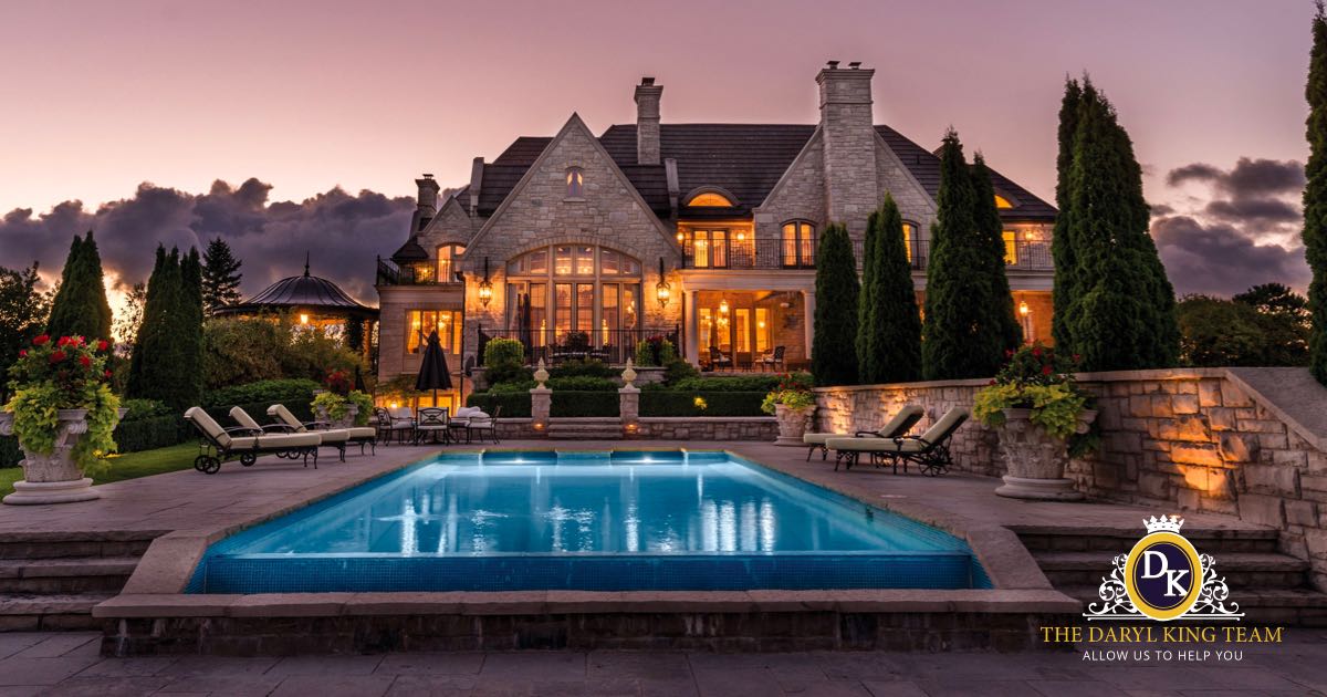 15 Wildwood Avenue in Richmond Hill Oak Ridges Lake Wilcox House (2